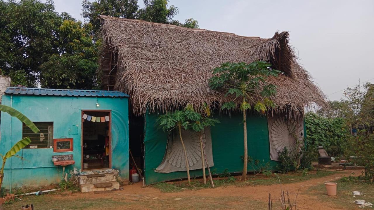 Time Travellers Hostel Auroville Exterior photo
